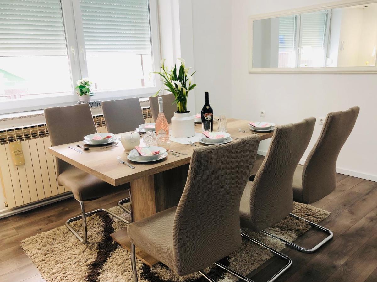 Apartmani "Mimoza" Otočac Esterno foto