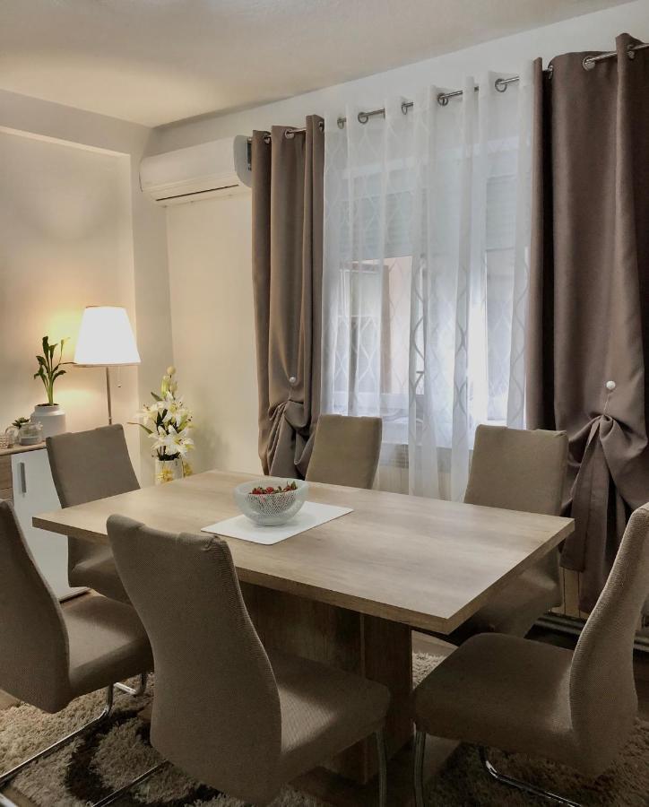 Apartmani "Mimoza" Otočac Esterno foto