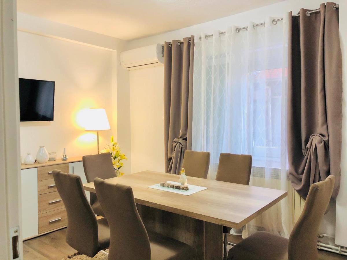 Apartmani "Mimoza" Otočac Esterno foto