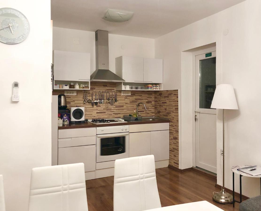 Apartmani "Mimoza" Otočac Esterno foto