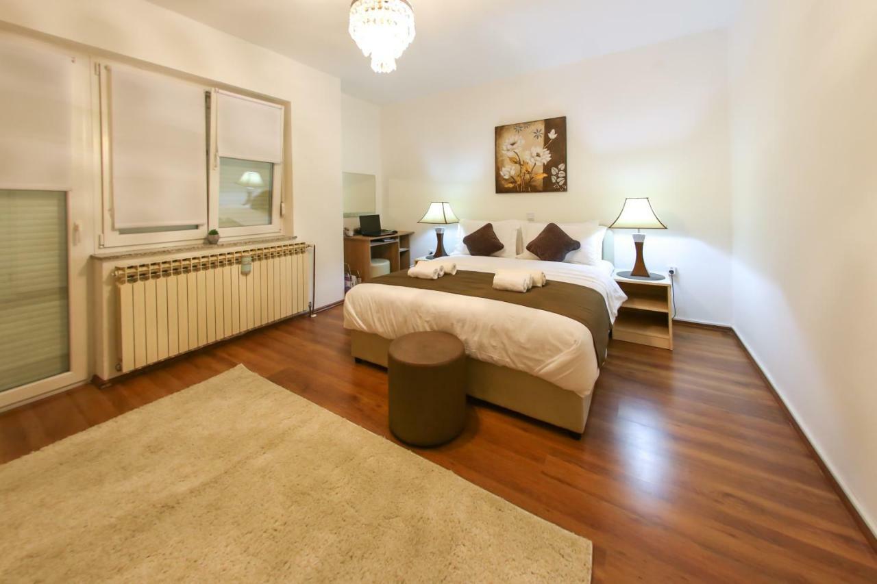 Apartmani "Mimoza" Otočac Esterno foto